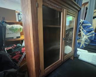 Hutch for cabinet