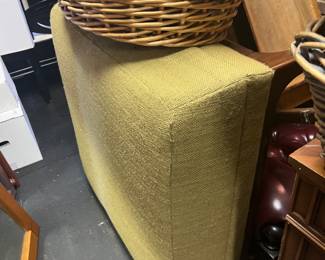 Article green ottoman