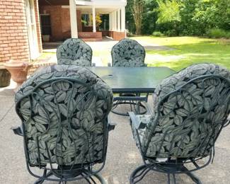 Very fine set of patio furniture 