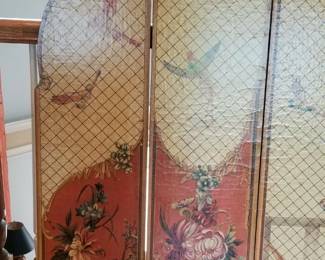 2nd floor landing, details of screen. 