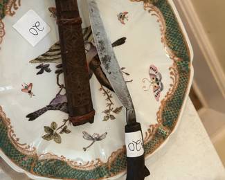 #122 Antique Knife w/Sheath w/horse face to it $20.00