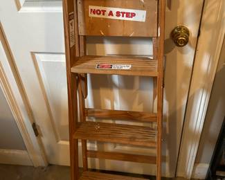 #195 Wood 4' ladder $24.00