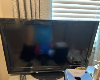 #146 Dynex 31" TV w/remote $25.00