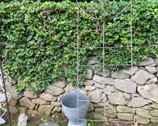 #243 flat metal wall trellis with butterfly top $20.00