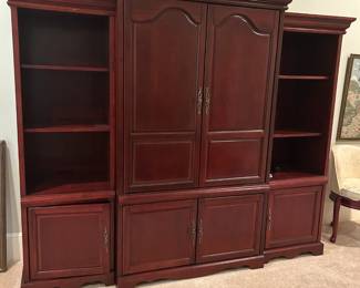 #140 Entr. Center (3 pc set) w/Side Bookcases w/1 door each Side, Middle has 1 shelf 4 doors & Slide Back Doors on top - Shelf Side Measurement - 21x18x70, Center piece - 42x21x75 - You Move $100.00