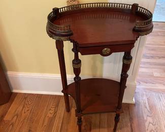 #11 Antique wood End Table w/1 drawer & Brass Edging around the top w/bottom shelf - 21x14x32 $100.00