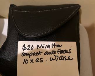 #207 Minolta compact Auto Focus 10x25 Binoculars in Case $20.00