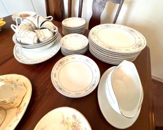 Fine Porcelain China - Diane - Japan 