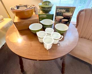 Vintage Pyrex brand new still in box