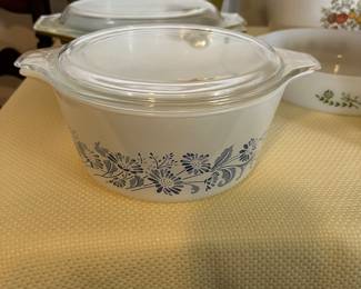 Pyrex Floral Colonial Mist 