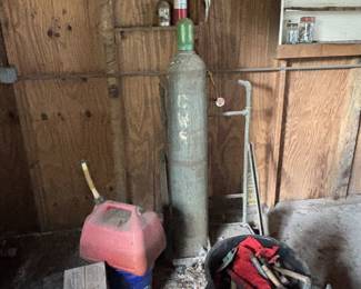 Oxygen welding gas tank