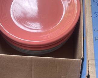 Plate set.