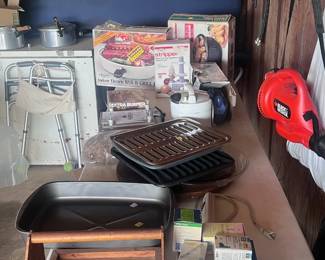 Cooking pans, indoor grills