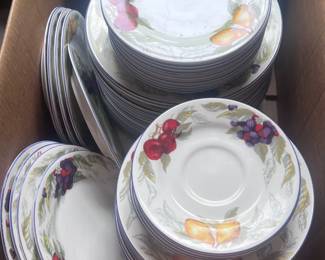 Plate set.
