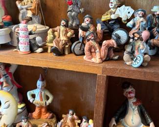 Figurines