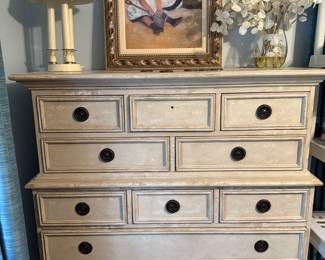 Dresser/Chest