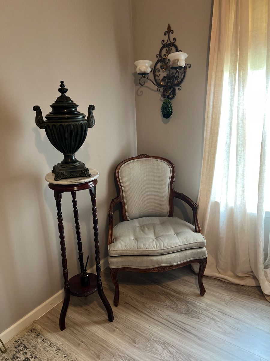 Pair resin black urns, marble/wood plant stand, vintage side chair in great condition!