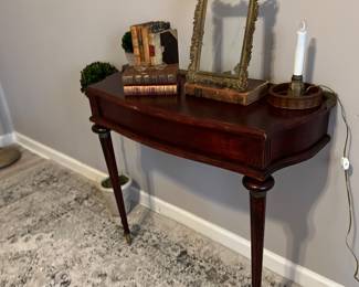 Beautiful Vintage Wood Side Table! (Secures in the back)