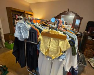 Bedroom - lots of clothes