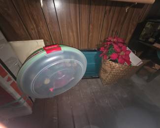 Garage - more Christmas