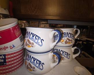 Set of crackers soup mugs with handles