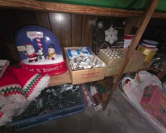 Garage - more Christmas