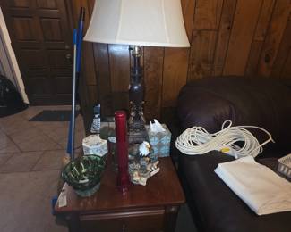 End table, lamp & miscellaneous
