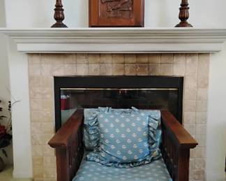 HU134Blue Wooden Decor