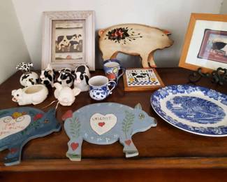 HU166Cow And Pig Theme Lot
