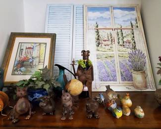 HU157Paintings, Figurines, Vases, Bottle Holder