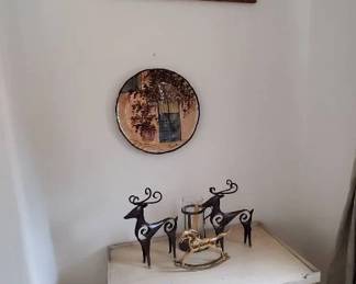HU137Side Table With Decor, Wall Plate, Painting,