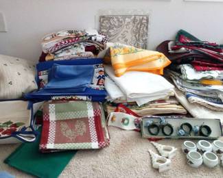 HU181Mystery Lot Linens