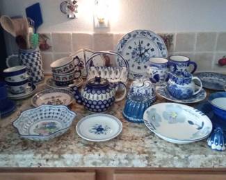 HU159Kitchen Blue Lot