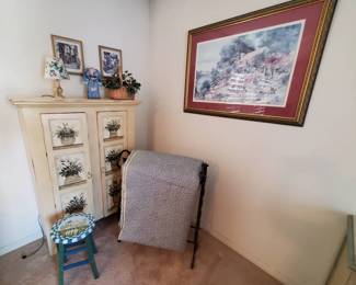 HU133Wooden Chest, Quilt And Stand, Painting