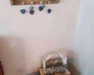 HU121Decorative Shelf, Periodicals Holders, Stools