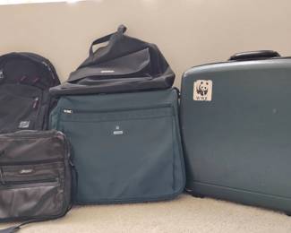 HU164Traveling Luggage Lot 1