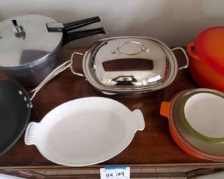 HU168Pots And Wok