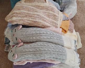 HU197Scarves And Womens Clothing Mystery Lot