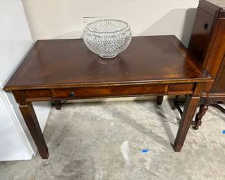 LARGE ANTIQUE LIBRARY DESK.