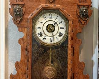 GORGEOUS ANTIQUE SETH THOMAS "KING BEE" 8 DAY WALL CLOCK.