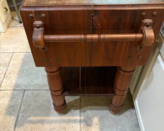 FANTASTIC ANTIQUE VERY HEAVY BUTCHER BLOCK ISLAND.