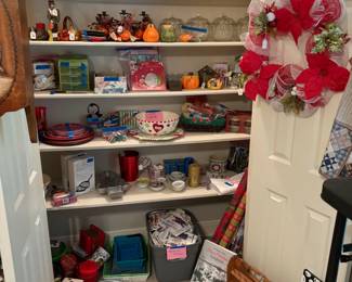 A WONDERFUL CHRISTMAS ROOM WITH CANDLES AND MUCH MORE.