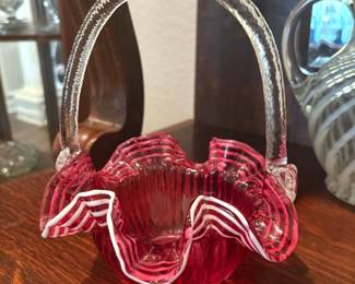 GORGEOUS CRANBERRY FENTON RUFFLE EDGED BASKET.