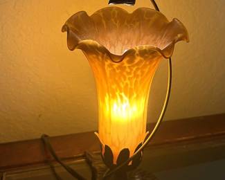 HUMMINGBIRD TULIP LAMP.