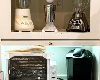 BLENDERS, MALT MIXER, KEURIG COFFEE MAKER AND SHOWTIME ROTISSERIE OVEN.
