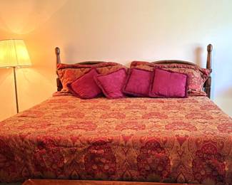 AWESOME KING SIZE BEDROOM SUIT.