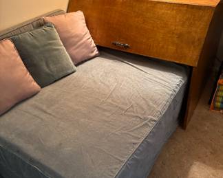 Mid Century Corner Day Bed