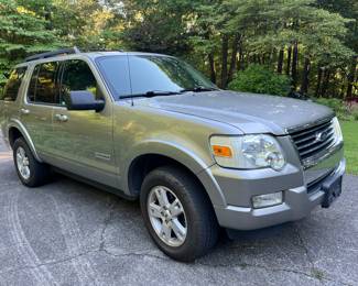 FORD EXPLORER SUV VEHICLE  WAS Asking:  $5,200. Then $4,800.  NOW ASKING $4,000.     (NO OTHER DISCOUNTS APPLY)
140,000 miles
2008 FORD EXPLORER XLT
VIN: 1FMEU63E88UA67210
4 DOOR WAGON/SPORT UTILITY
4.0L V6 F SOHC
GASOLINE
REAR WHEEL DRIVE