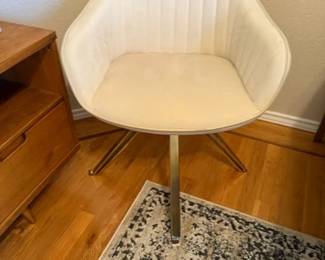 This swivel chair is seriously comfy