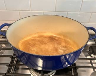 D42 - $125. Le Creuset Oval Dutchoven #35. 8QT. Outside looks great - inside is well loved but the enamel is intact / no cracks etc.